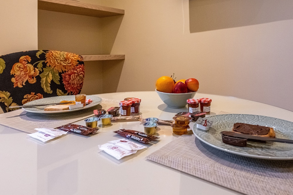 Ipelhome Plaka Boutique Apartments