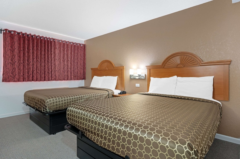 Rodeway Inn Terre Haute near University