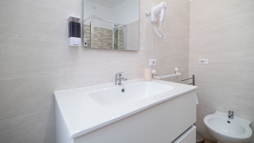 Lovely Rooms by Rentbeat