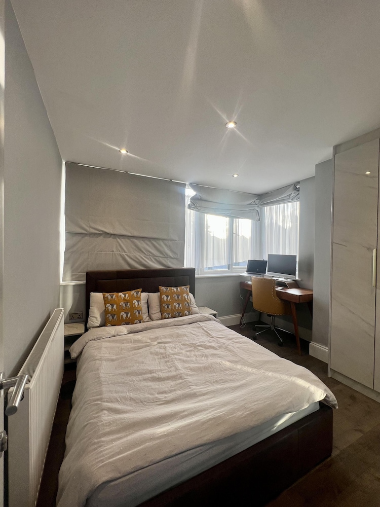West London Star Aparthotel view 3
