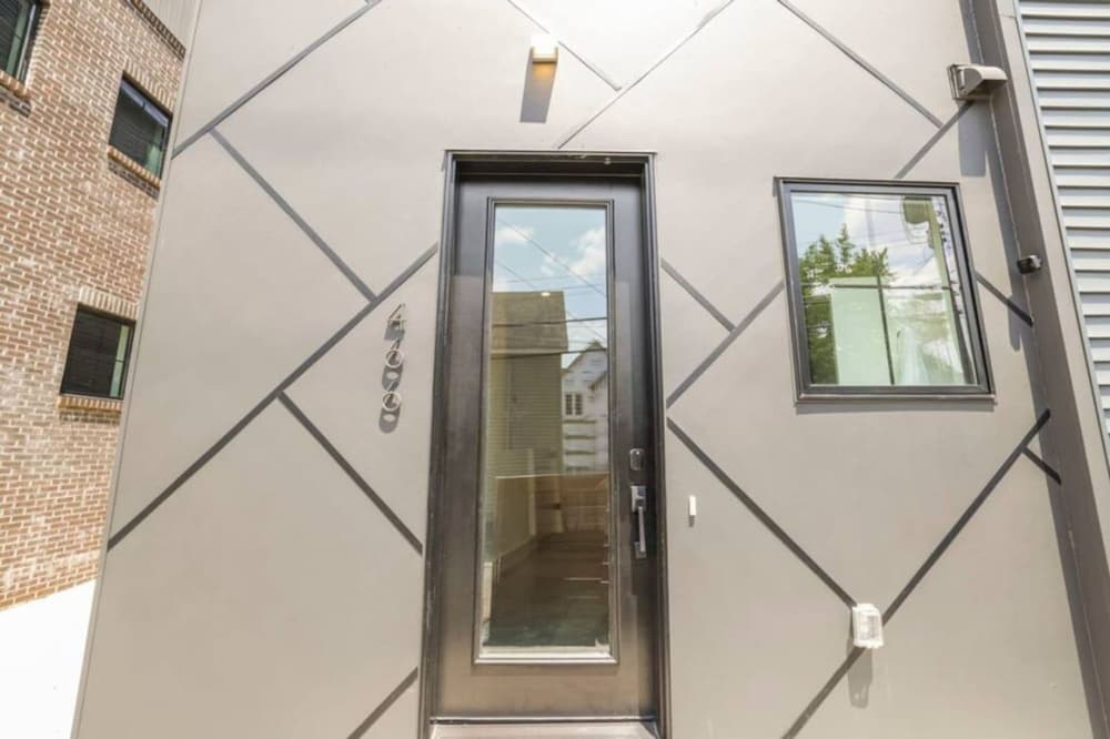 Work Of Art -3 Bedroom Elegant Townhome-columbus