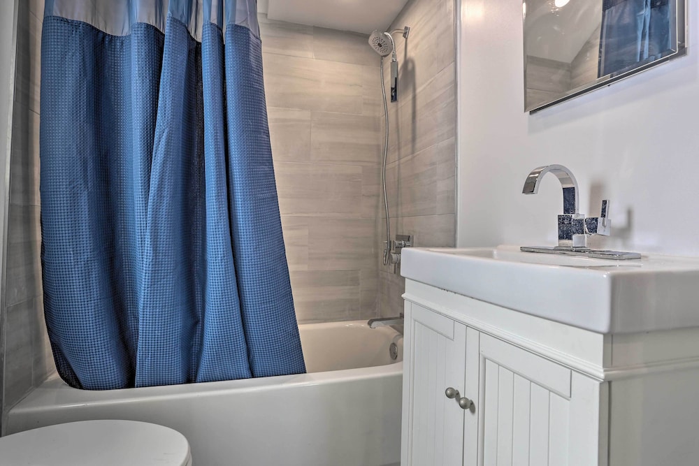 Long Island Home Near Beaches  Golf - Property Image 5