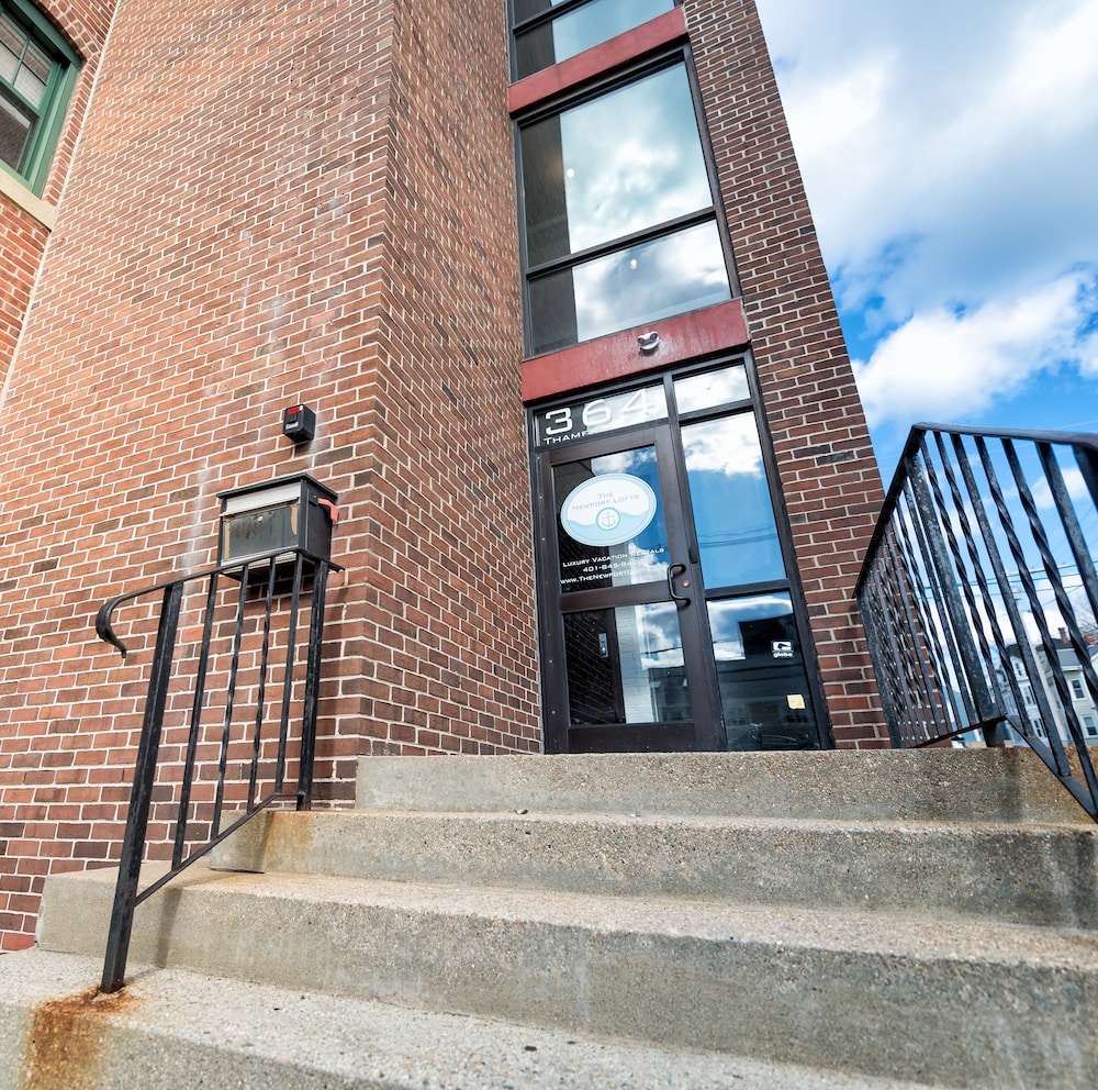 The Newport Lofts - 364 Thames Street