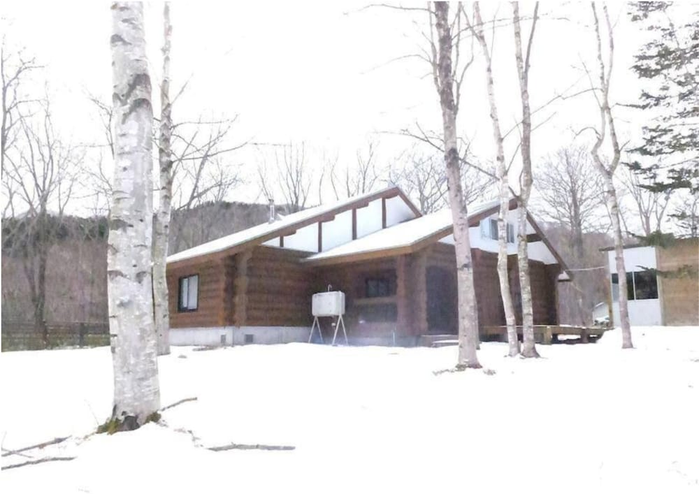 Noboribetsu Log House