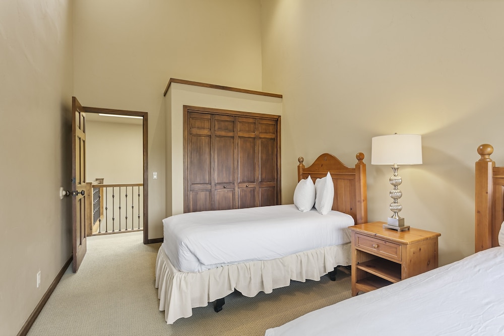 Upper Telemark Drive Home at Deer Valley Resort - 7 Bedroom Home with Hot Tub #2960 7 Home