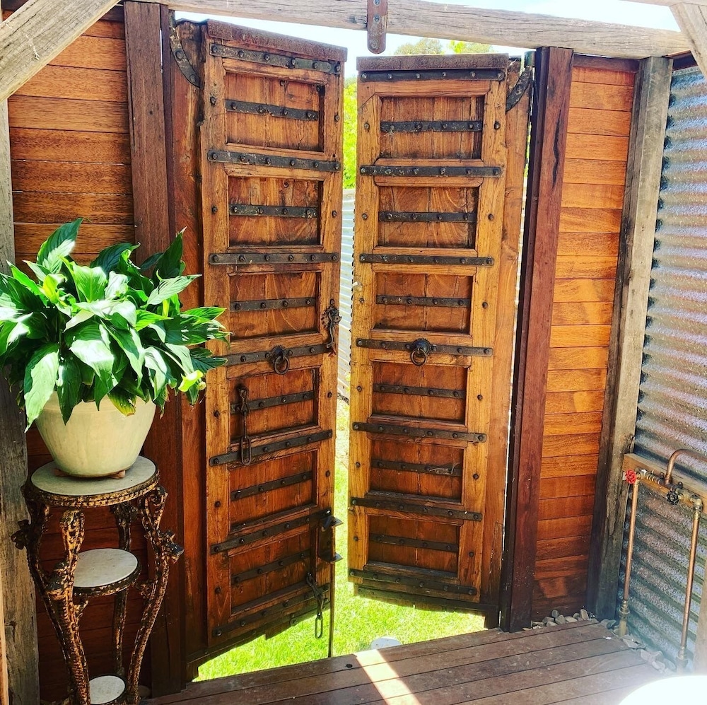 Old Chaff Mill Retreat - - luxury vineyard accommodation