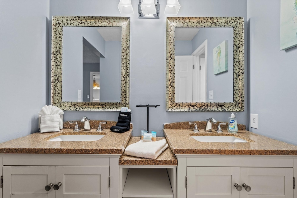 Edgewater Golf Villa 956