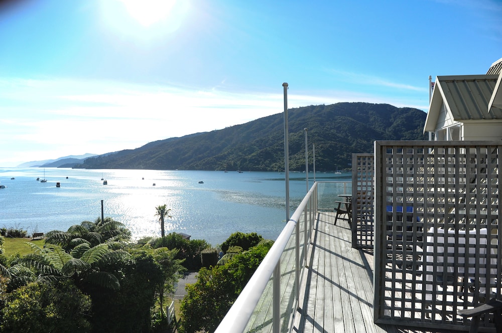 Tirimoana House