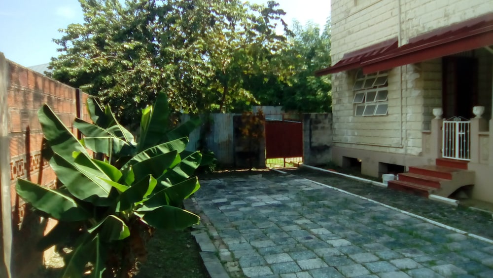 Robert's Guesthouse
