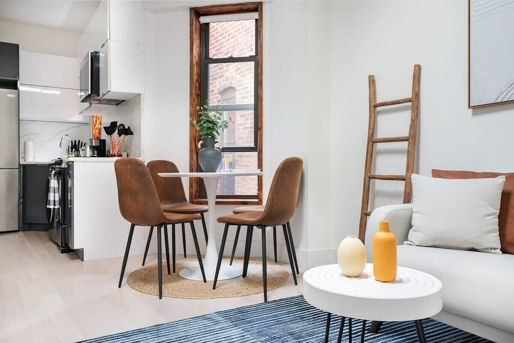48 Midtown West Apt