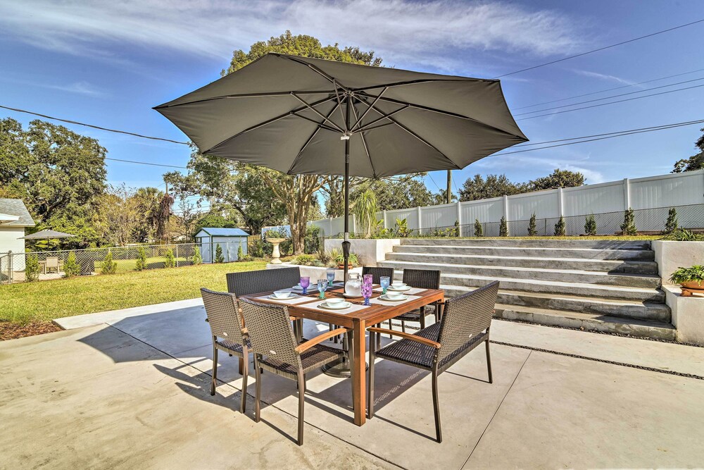 Mid-century Modern Escape in Central Lakeland! view 2
