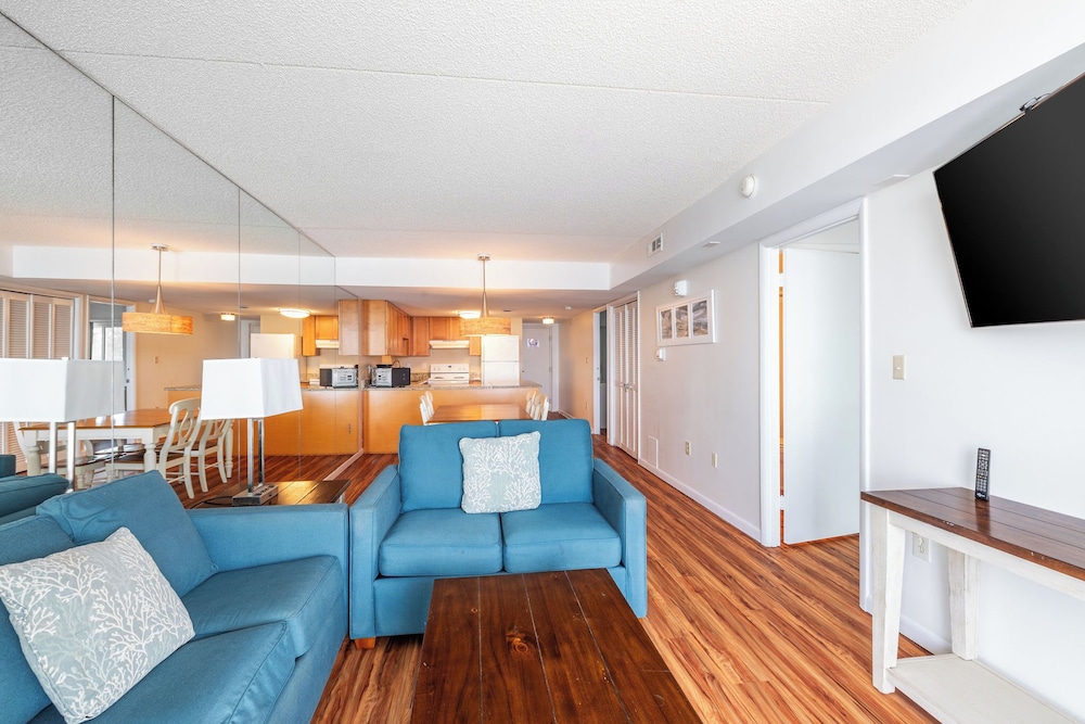 Bay Club Resort by Coolvacay