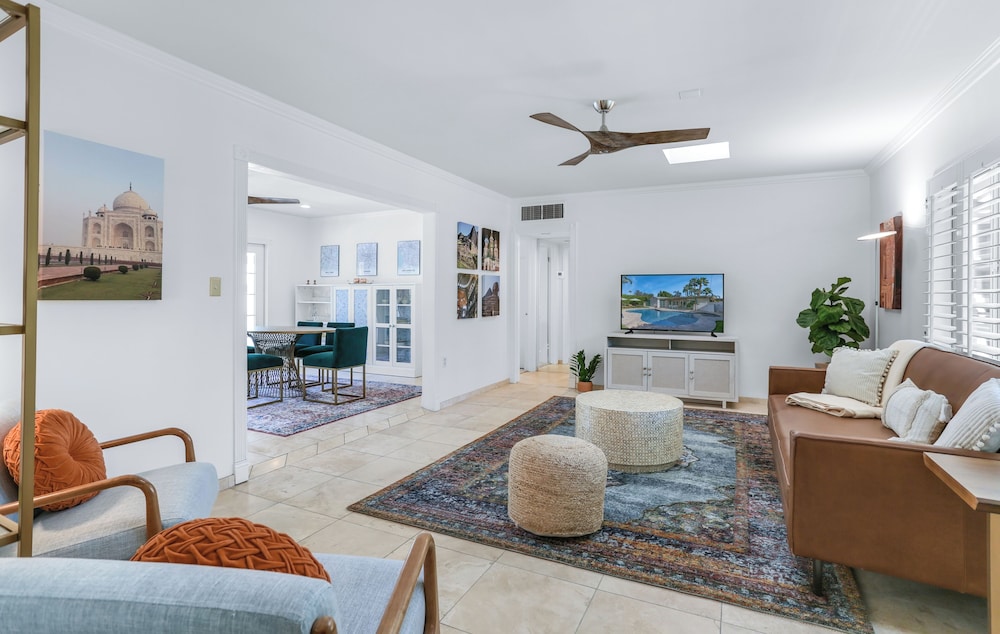 Petite Private Bungalow