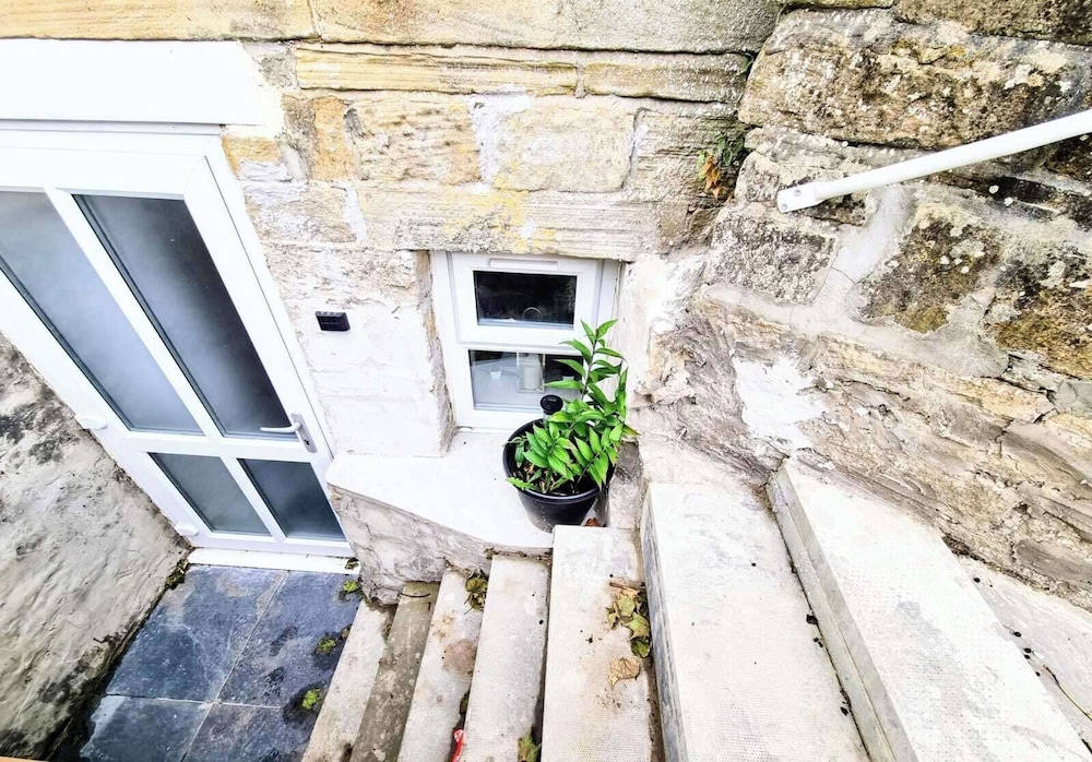 Cozy Sleep 5 Hudds Base -work/travel, Free Parking