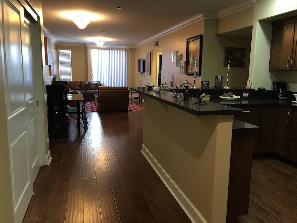 2 Bed 2 Bath in Studio City