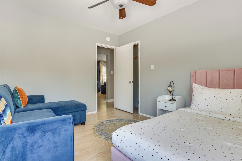 4 Mi to Csusb: Updated Home Near Shops & Eats
