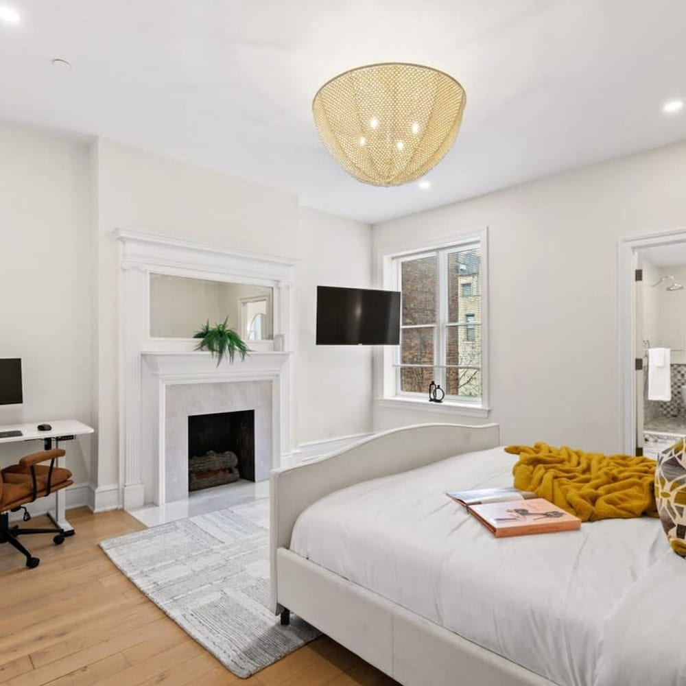 Riverside by Rove Travel 7BR Modern Townhouse
