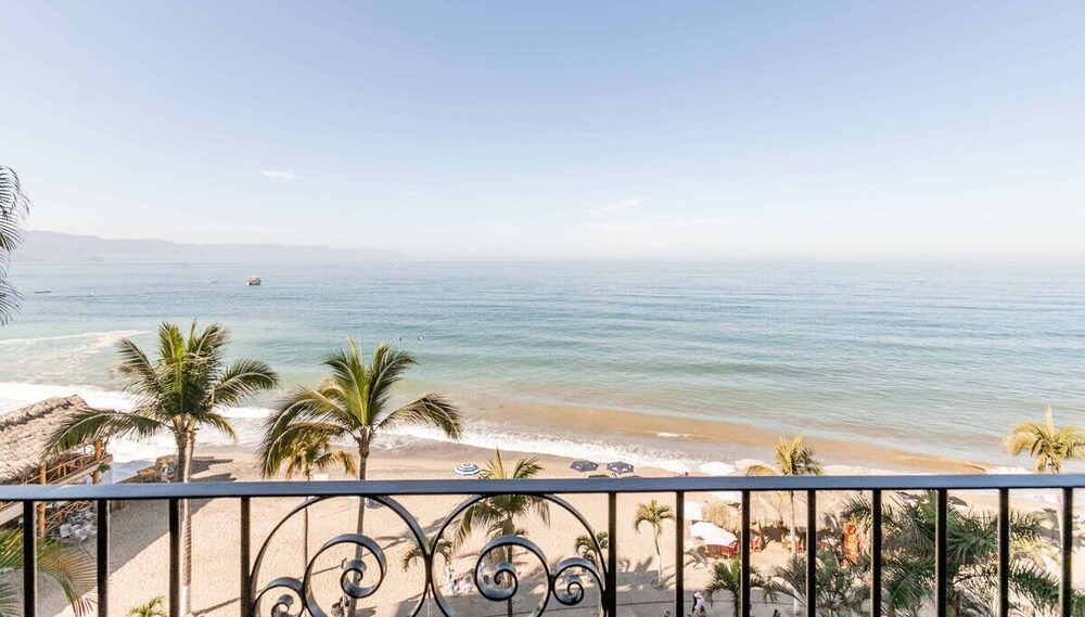 Ocean View 2Br Condo-balcony-beach-pool - 610