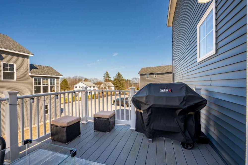 Games, Gym Equipment, Projector, Family Focused