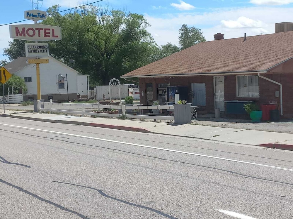 Pillow Talk Motel