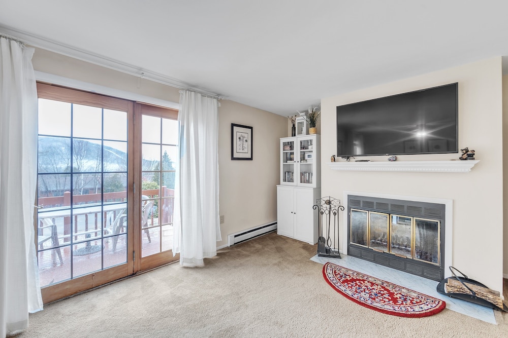 Santanoni 60h - Renovated Townhome With Privacy 2 Bedroom Townhouse by The Summit at Gore Mountain