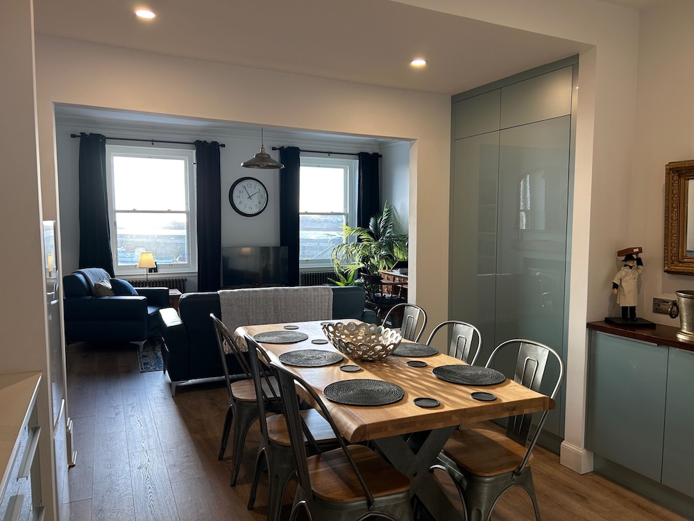 Seaview 2-bed Apartment on Anstruther Harbourfront