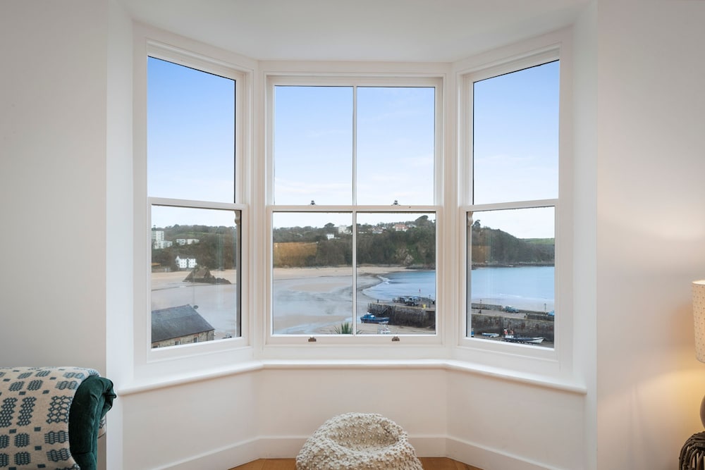 Azure - Sea Views Town Centre
