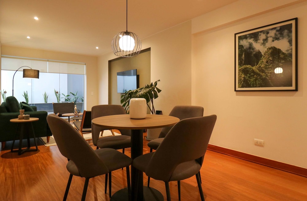 w Elegant 2BR w Spacious Terrace in Miraflores