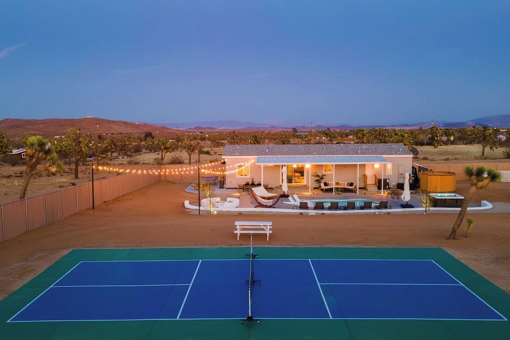 Pool, Spa, Pickleball & Piano Near Pioneertown Harmony House by Avantstay