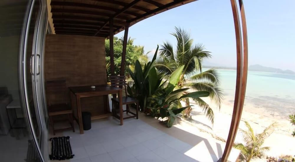 Moon Beach Resort