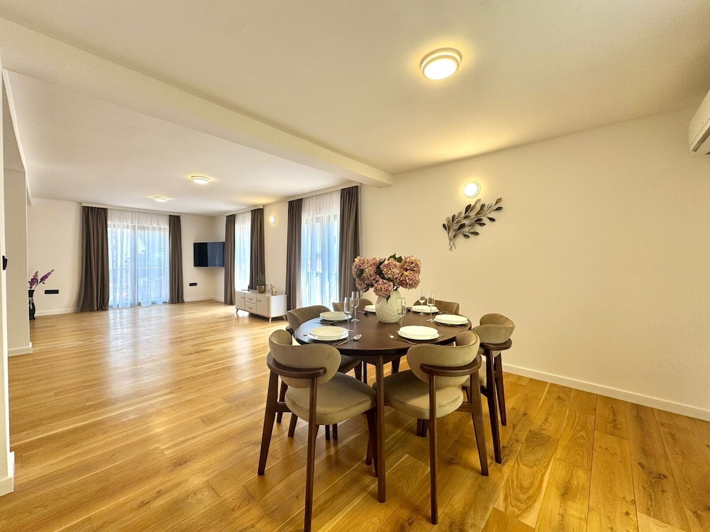 Sunny Bay Apartments