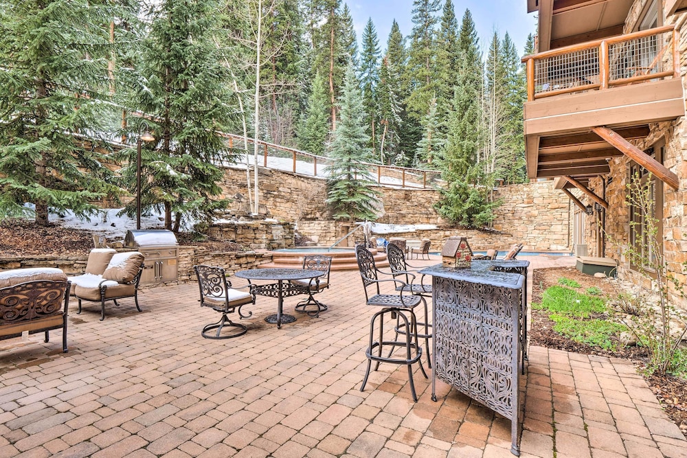 Ski-out Keystone Resort Condo w/ Private Balcony