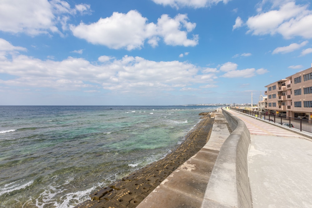 Villa Del Oro Oceanside view 2