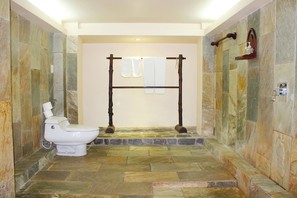 Poshanu Resort