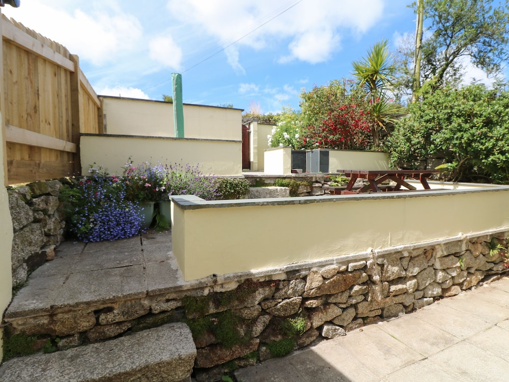 Eldamar Cottage