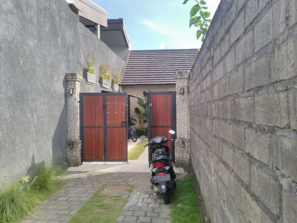 Sunshoot Villa Sandat