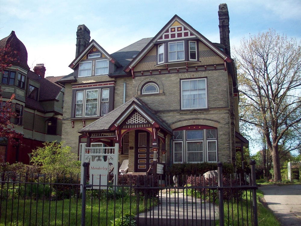 Milwaukee Vacations - Manderley Bed and Breakfast - Property Image 29