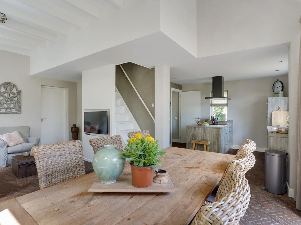 Holiday Home With a Terrace at Bedafse Bergen view 5