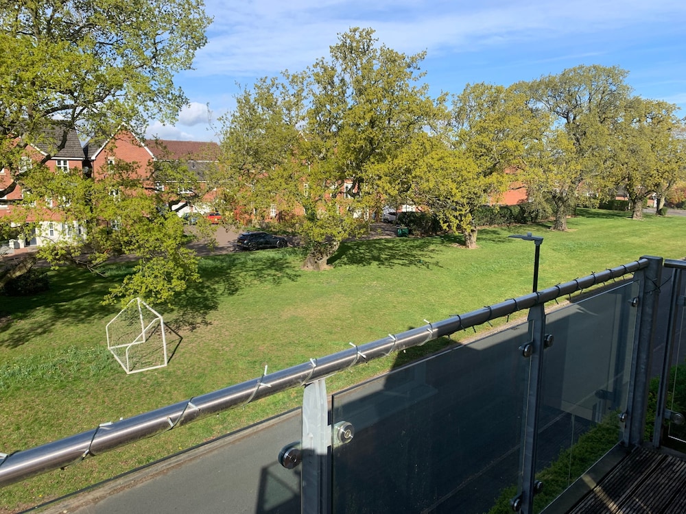 Sleeps 4/6 pet Friendly Parking nr Nec/warwick uni