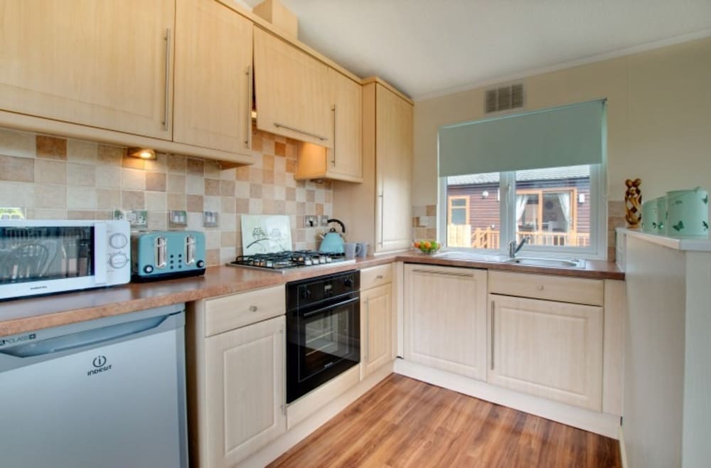 Stunning 3-bed Hot Tub Lodge, Northumberland view 5