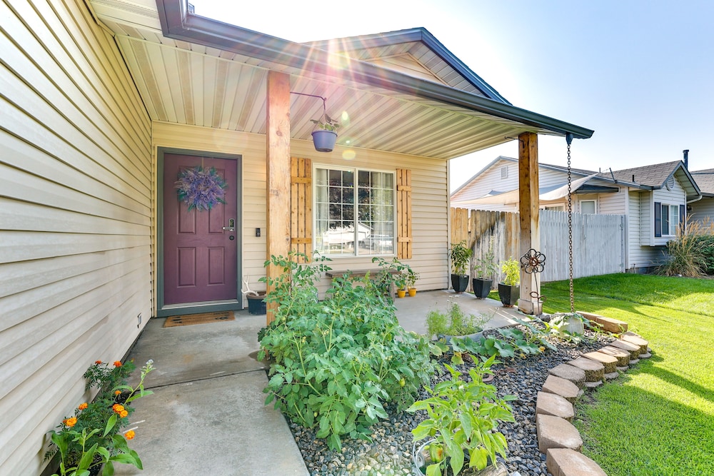 Charming Nampa Home w/ Backyard + Grill! view 5