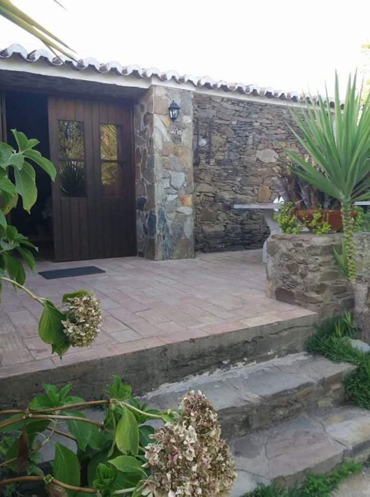 Serra do Caldeir o Private Pool Villa