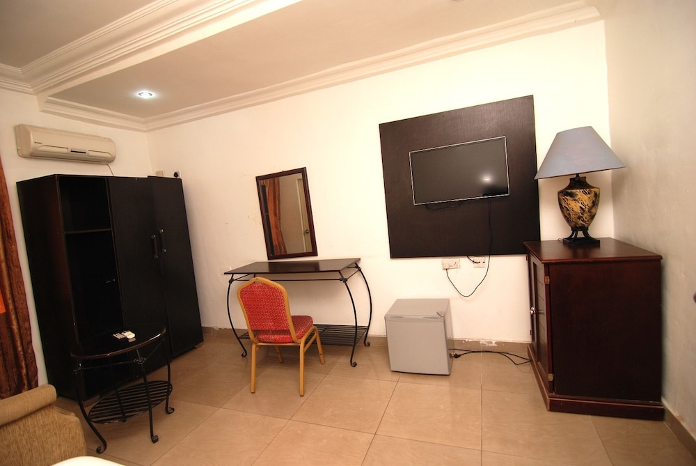 Silverland Hotel and Suites