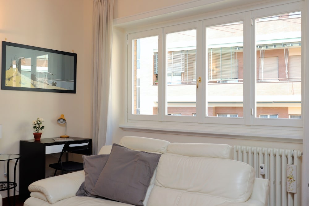 St Peter new and lightsome apartment with balcony