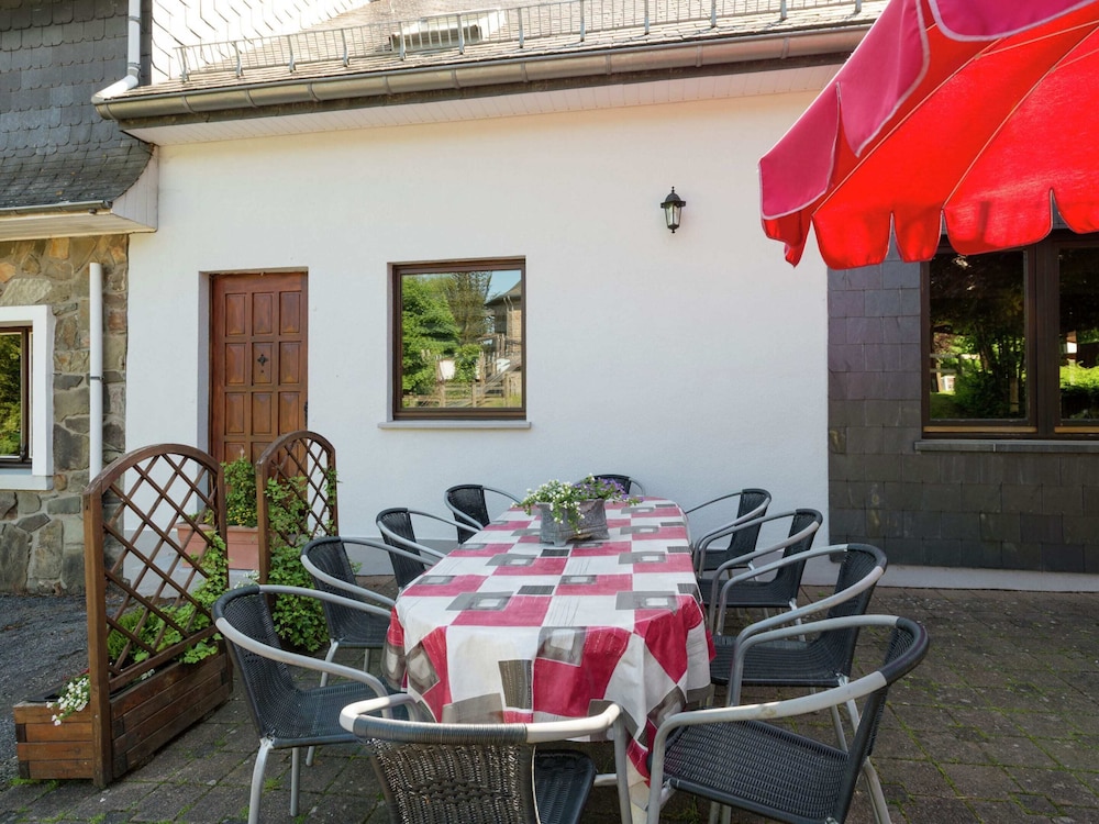 Spacious Holiday Home With Large Garden