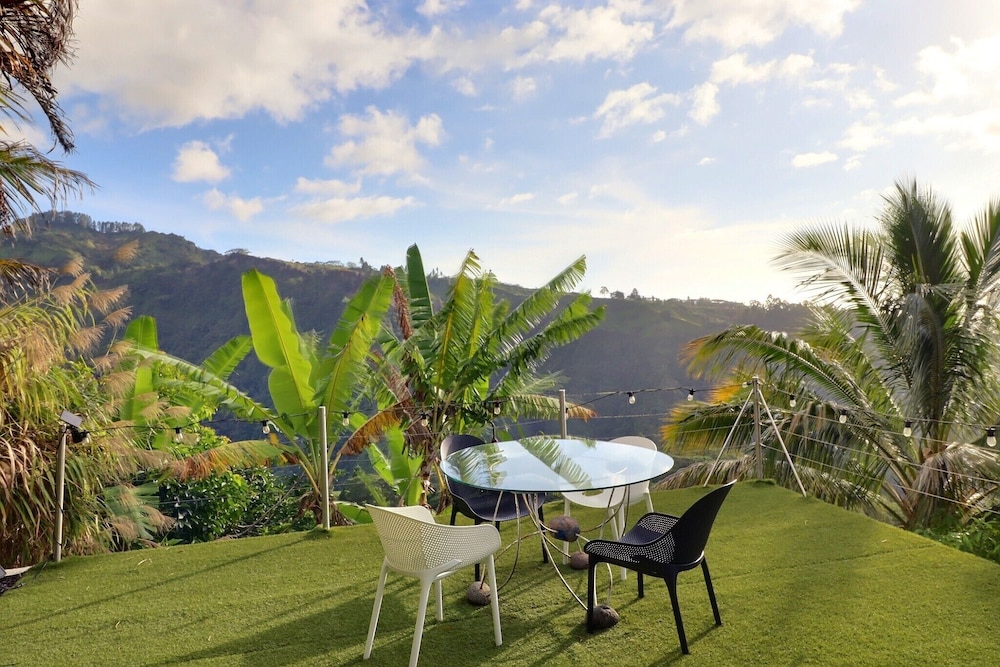 Moorea Horizon