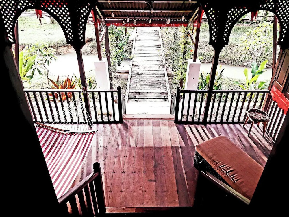 Bagas Zakariah Orchard Lodge