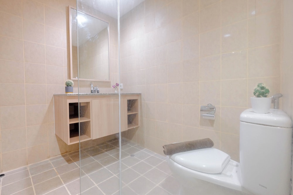 Cozy And Spacious 1Br Apartment At Marina Ancol