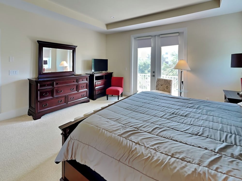 Atlantic Beach House by Distinctive Beach Rentals