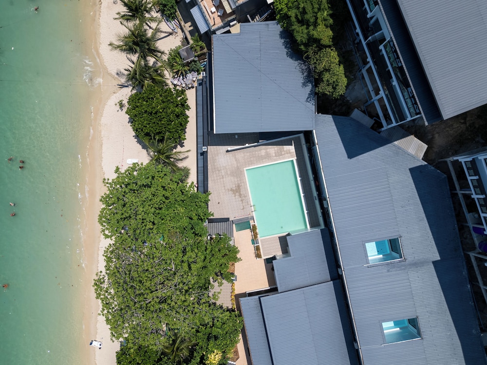The Hideout Beachfront